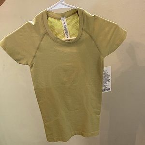 BRAND NEW Lululemon Swiftly Tech Shirt WITH TAGS